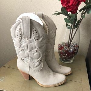 Very Volatile Cowboy boot